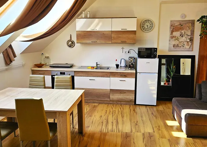 Jarina Aranyhíd * Balatonalmádi