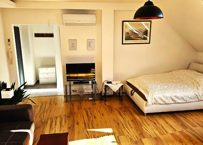 Jarina Aranyhíd * Balatonalmádi